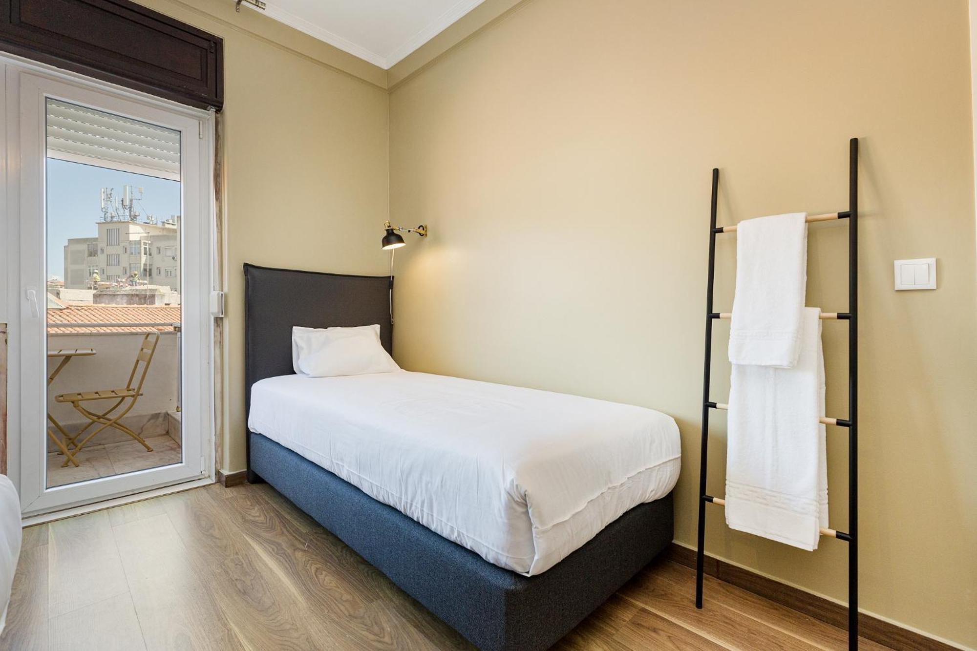 Dome Alvares Cabral Lisbon Room photo